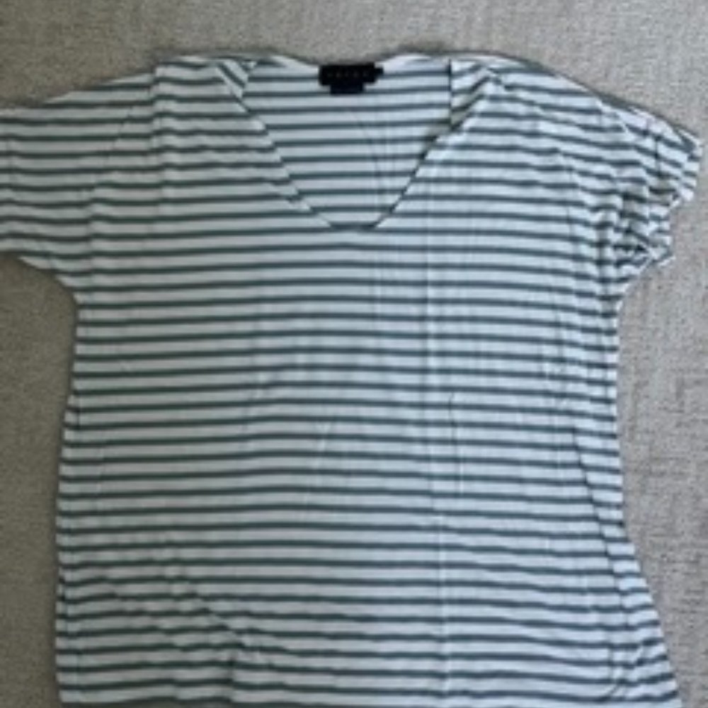 Hatch Maternity Perfect Vee T-shirt size 1